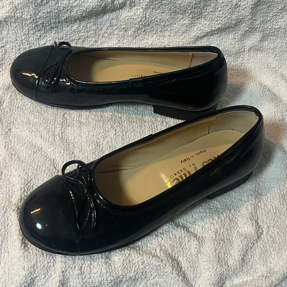Girls Italian Black Patent Leather Flats in size 31/13